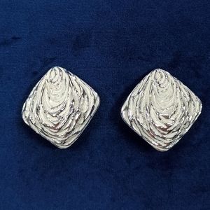 Vintage Square Silver and White Toned Plastic Textured Clip-On Earrings